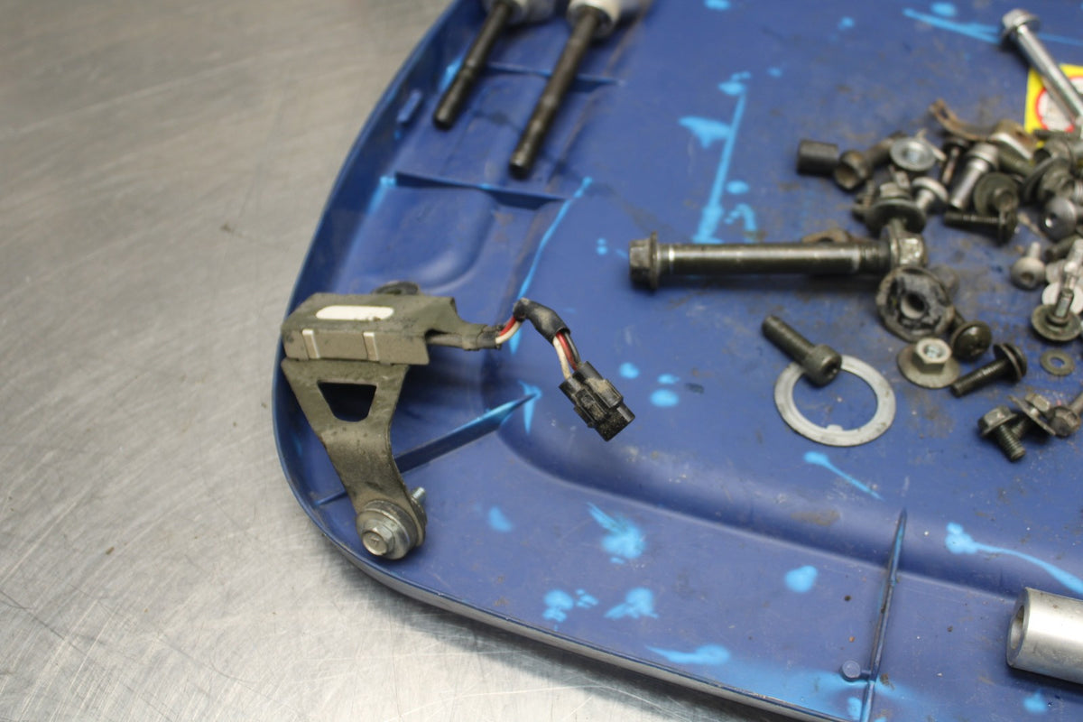 06 SUZUKI SV650S MOUNTING BOLTS HARDWARE MOTOR SCREWS BB783