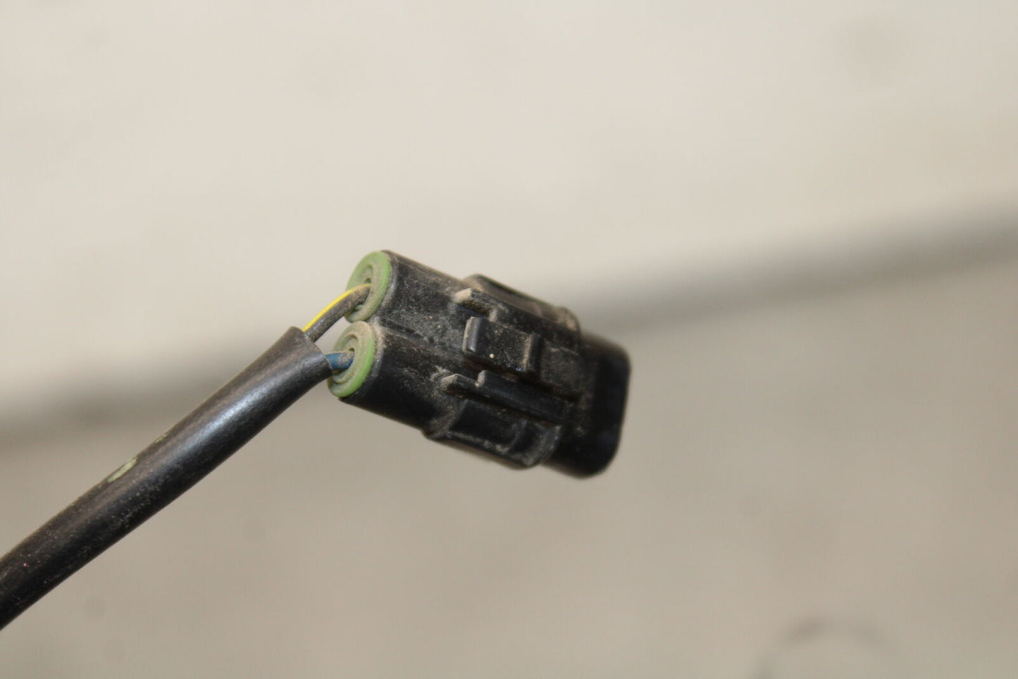 16 KAWASAKI NINJA ZX10R FRONT CENTER RUNNING LIGHT BB650