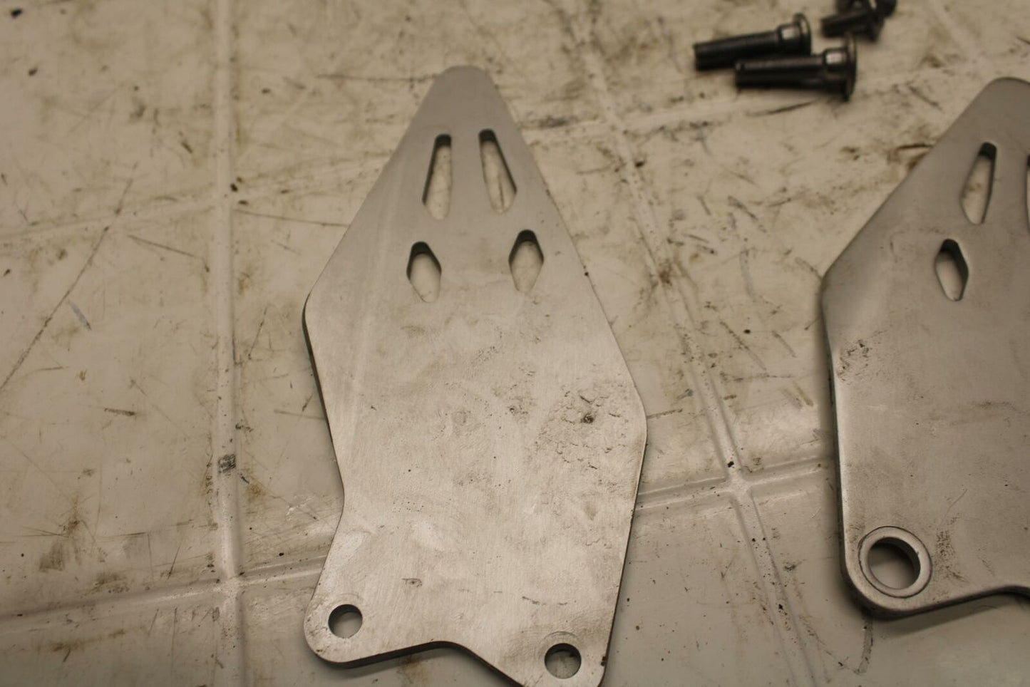 19-20 KAWASAKI NINJA ZX6R LEFT RIGHT REARSET REAR SET HEEL GUARD COVER  BB407