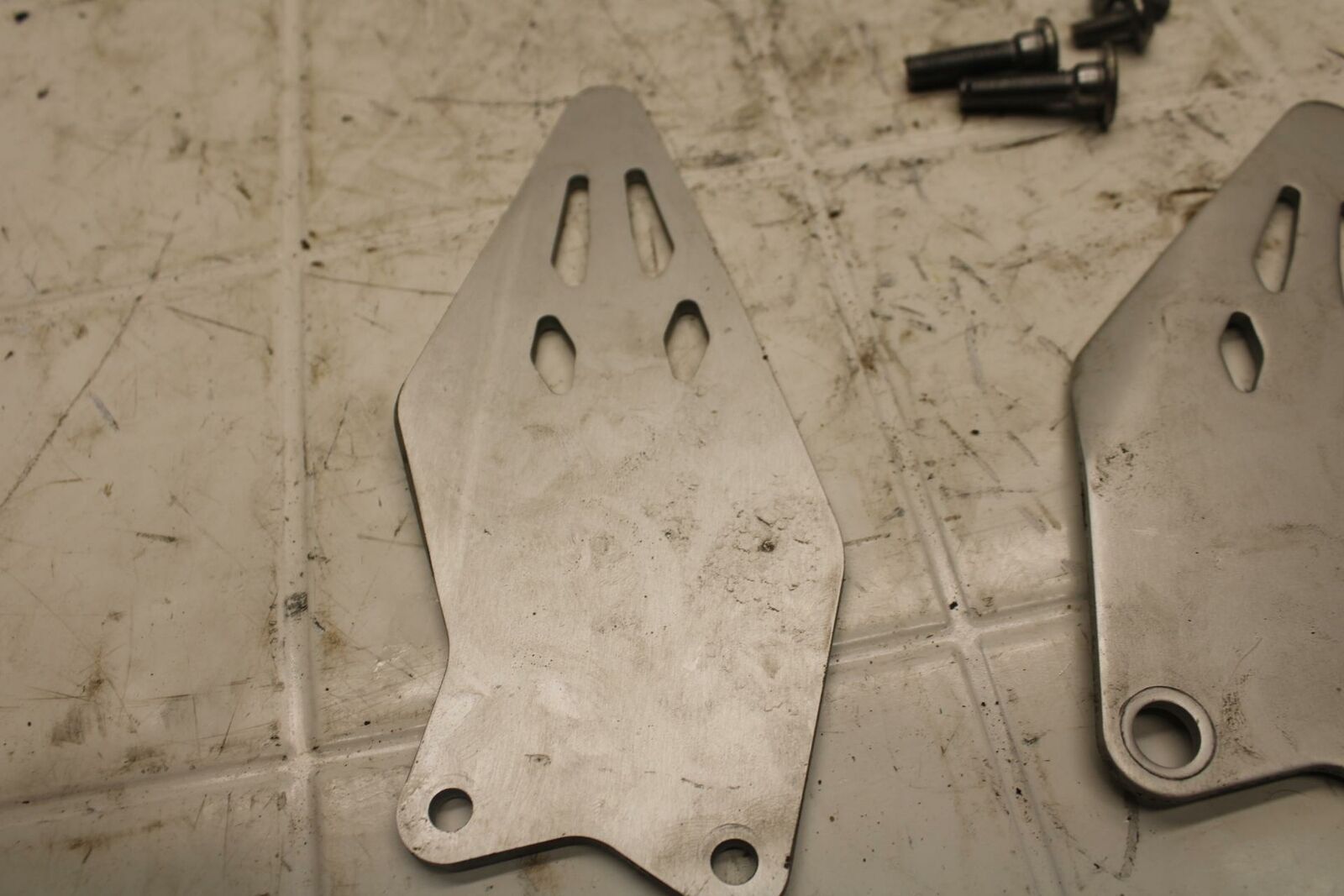 19-20 KAWASAKI NINJA ZX6R LEFT RIGHT REARSET REAR SET HEEL GUARD COVER  BB407