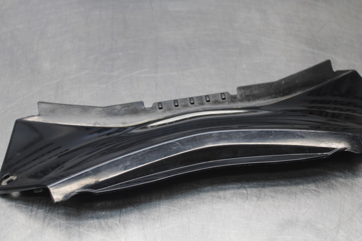 23 YAMAHA YZF R3 CENTER REAR BACK TAIL FAIRING COVER TRIM COWL BB003
