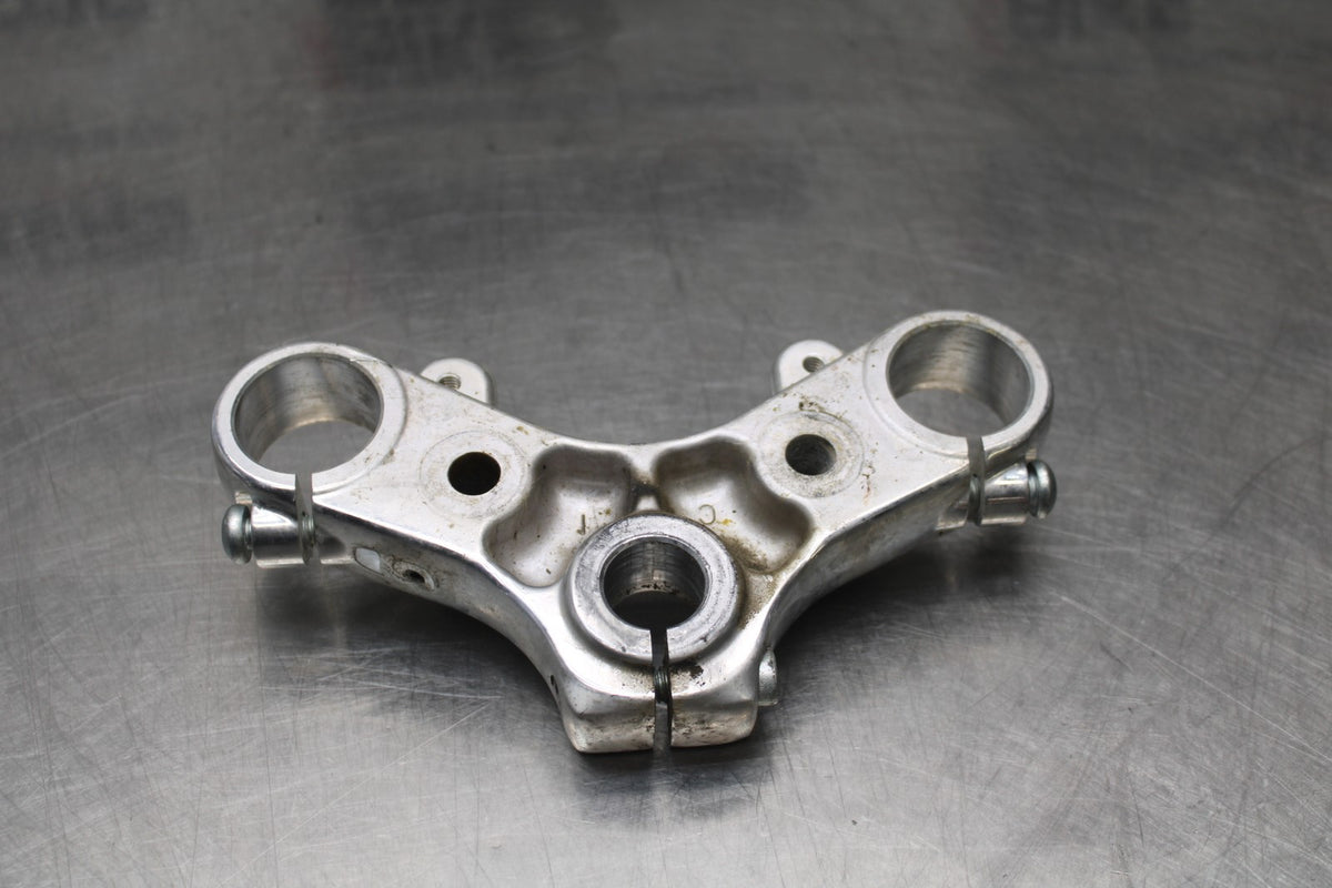 07 HARLEY-DAVIDSON SPORTSTER 1200 CUSTOM XL1200C UPPER TRIPLE TREE CLAMP BB833