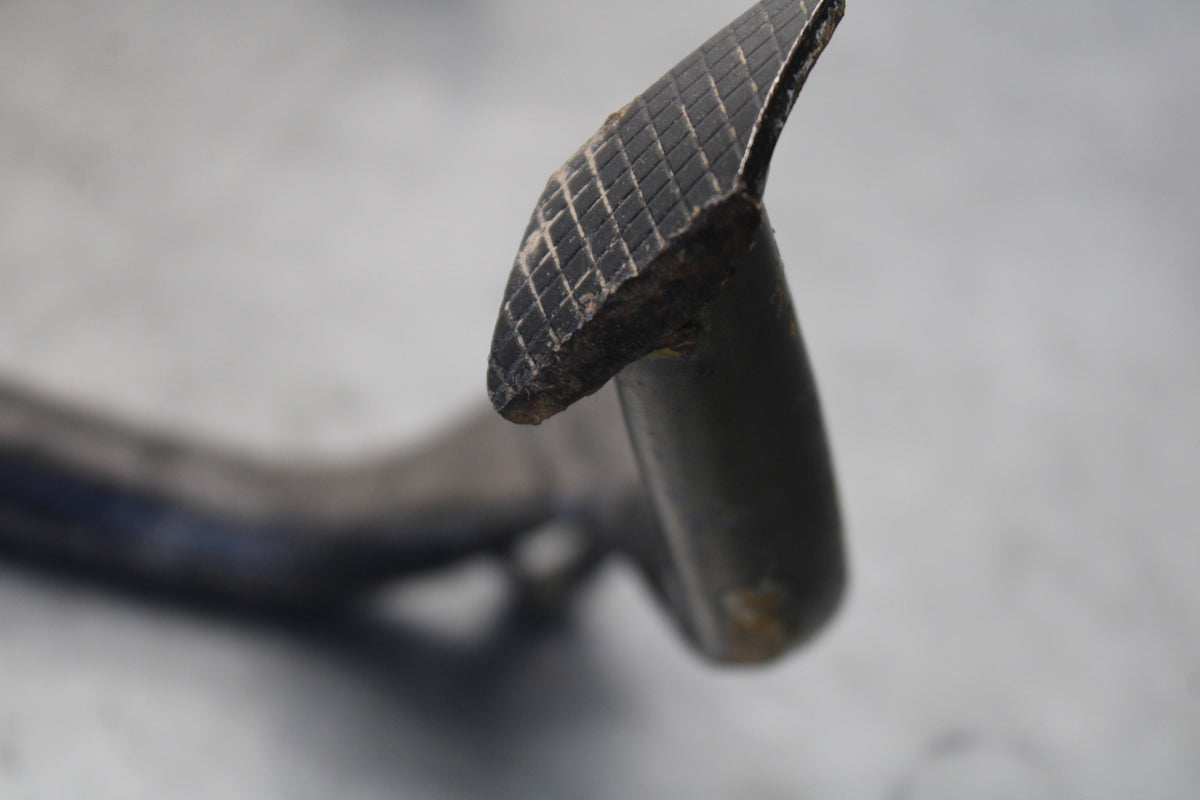 06-07 DUCATI MONSTER 695 CENTER MAIN STAND BB674