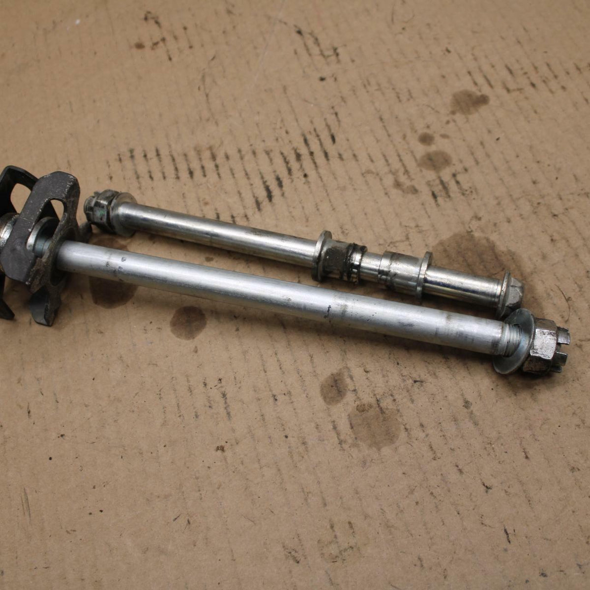 15 KAWASAKI NINJA 300 EX300 ABS REAR FRONT AXLE WHEEL RIM PIVOT BOLT AXEL BB395