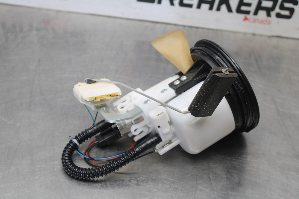20-23 BMW F900R FUEL PUMP GAS PETROL SENDER UNIT BB923