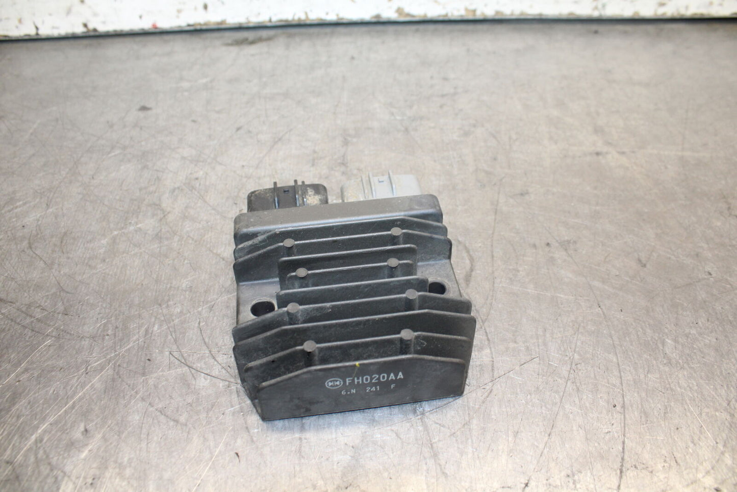 14-17 YAMAHA FZ09 RECTIFIER VOLTAGE REGULATOR BB111