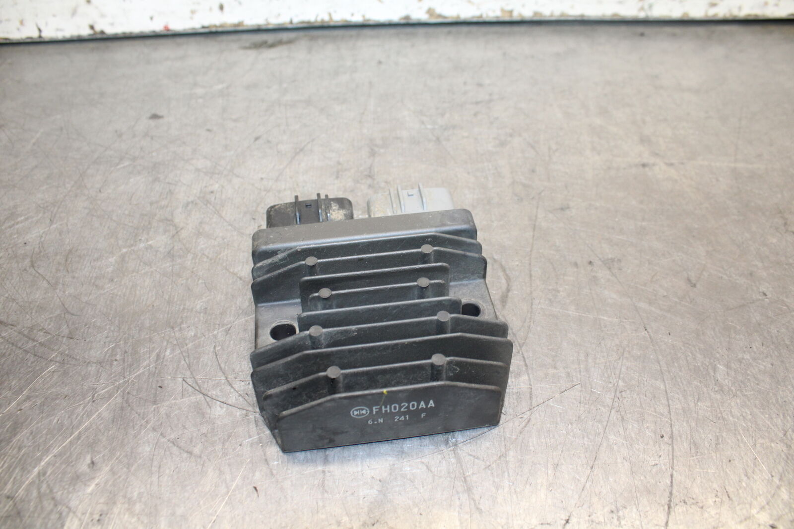 14-17 YAMAHA FZ09 RECTIFIER VOLTAGE REGULATOR BB111