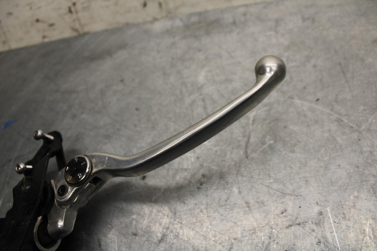 2015 Yamaha FJ09 FRONT BRAKE MASTER CYLINDER w/ LEVER BB41