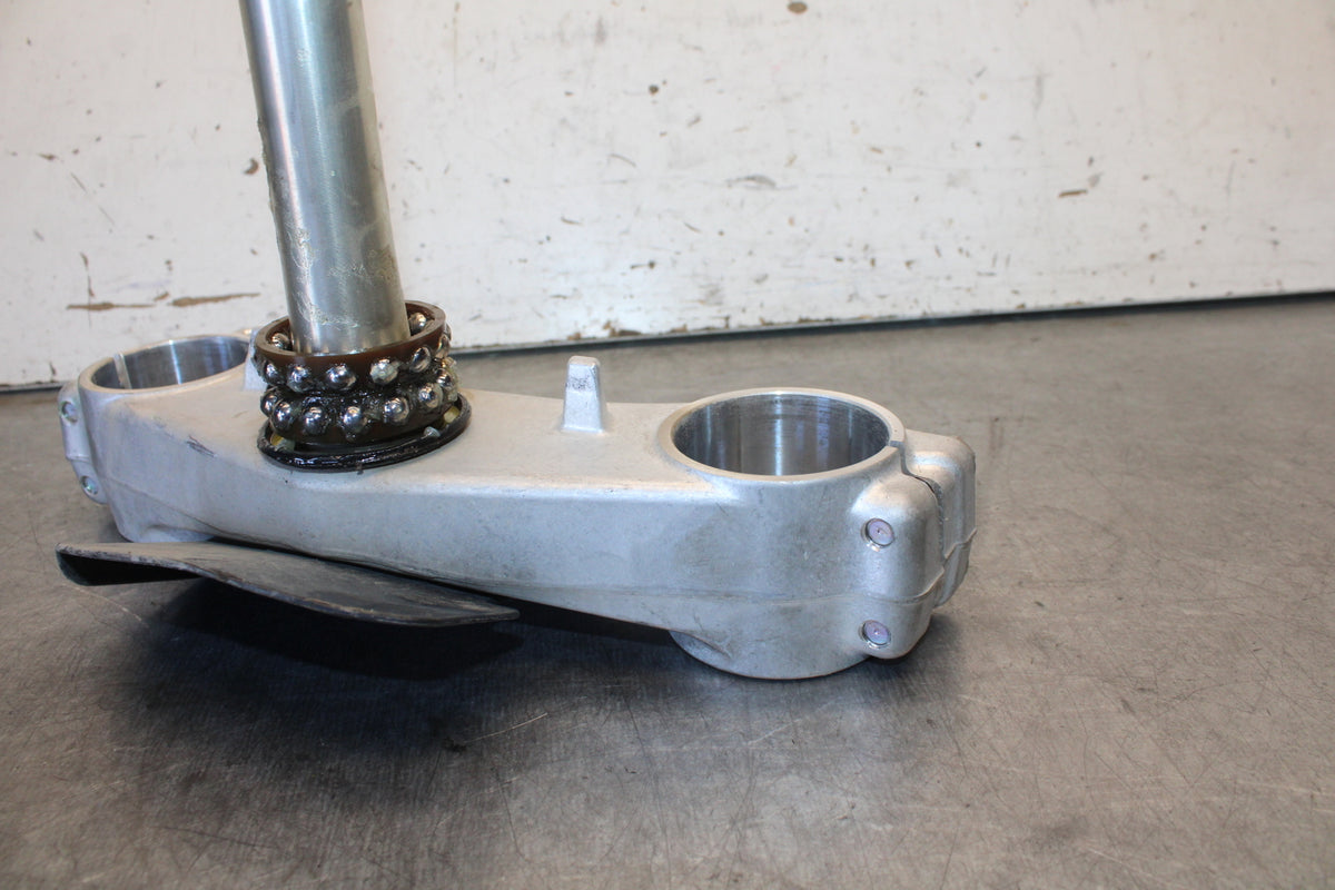 11-24 SUZUKI GSXR750 FRONT FORKS CLAMP LOWER TRIPLE TREE STEM BB687