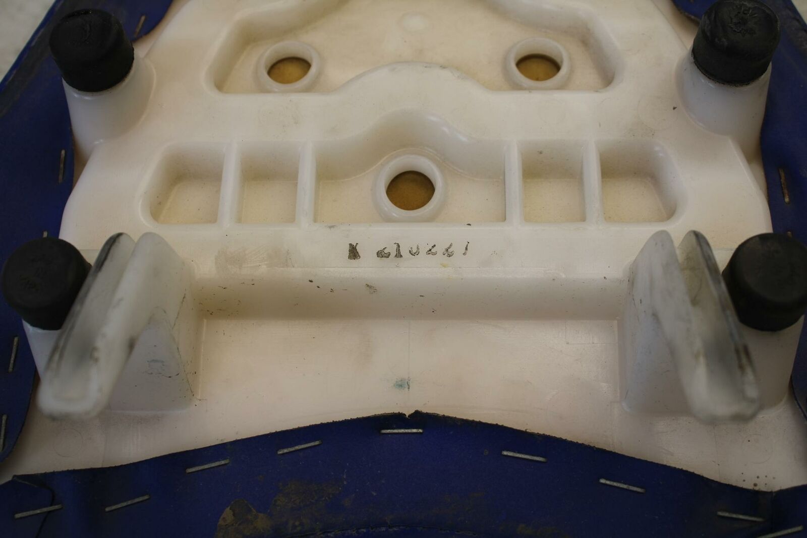 08-09 SUZUKI GSXR600 FRONT DRIVERS SEATSADDLE PILLION 45100-37H00-V45 BB156B