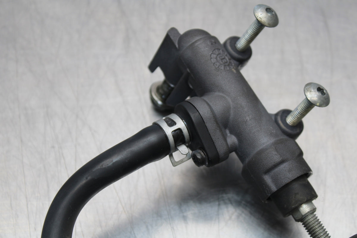 04-09 SUZUKI GS500F REAR BACK BRAKE MASTER CYLINDER W RESERVOIR BB165