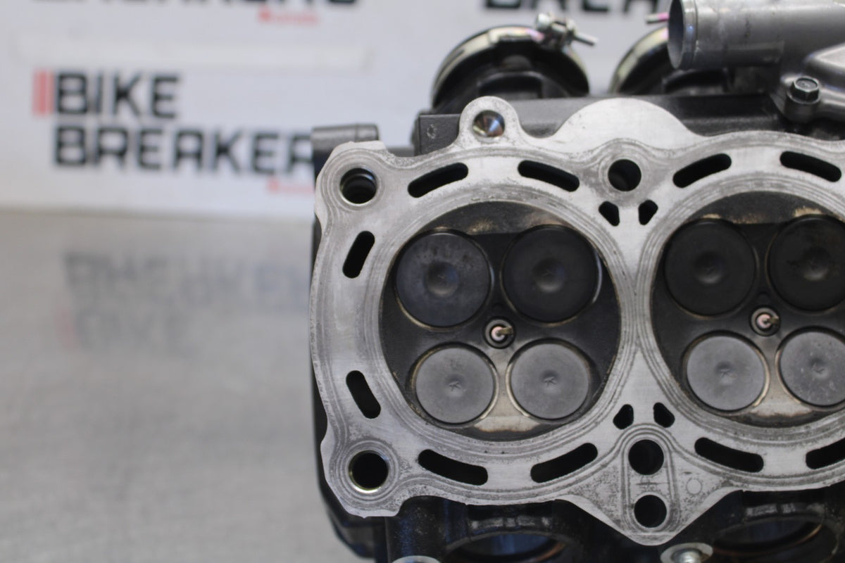 25 KAWASAKI Z900 1,659km ENGINE TOP END CYLINDER HEAD BB928