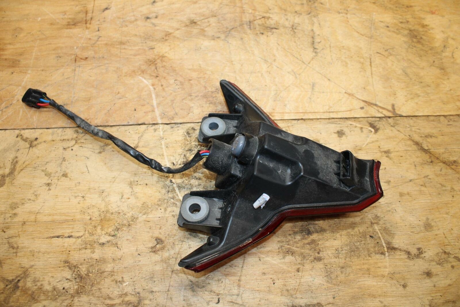 18-22 KAWASAKI NINJA 400 EX400 ABS REAR TAIL TAILLIGHT BACK BRAKE LIGHT BB334