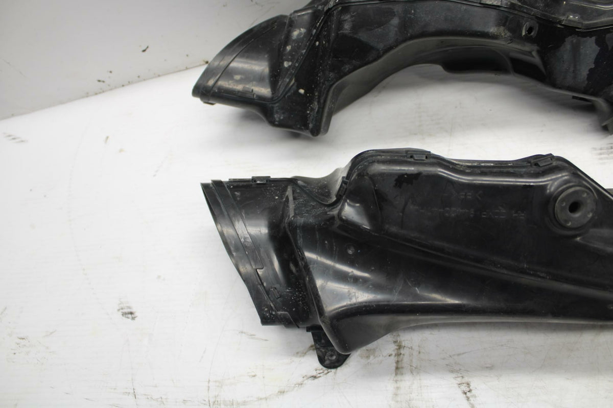 09-11 SUZUKI GSXR1000 RIGHT LEFT AIR INTAKE DUCTS BB284