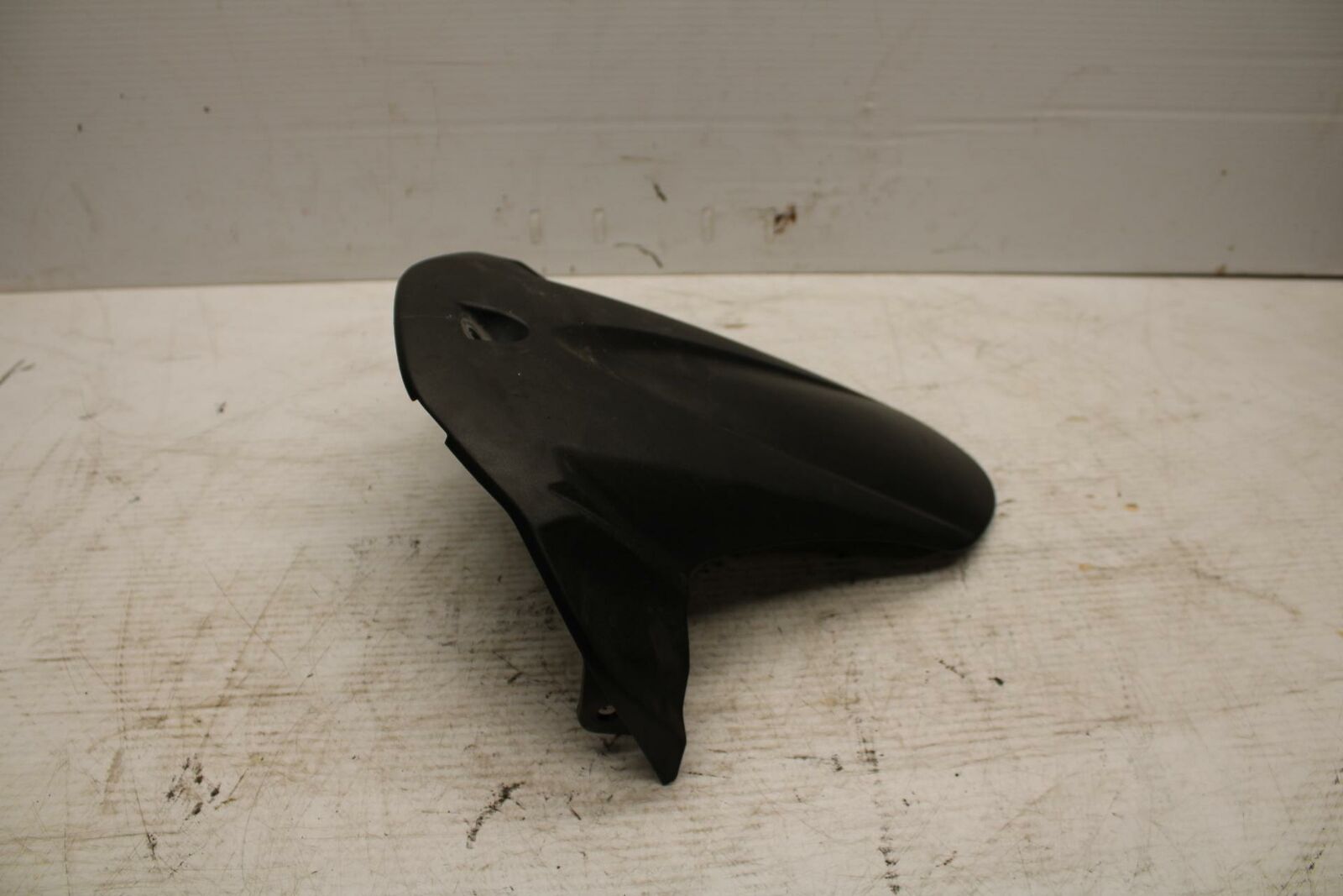 11-17 SUZUKI GSXR750 REAR BACK WHEEL TIRE HUGGER FENDER 63114-14J01 BB306