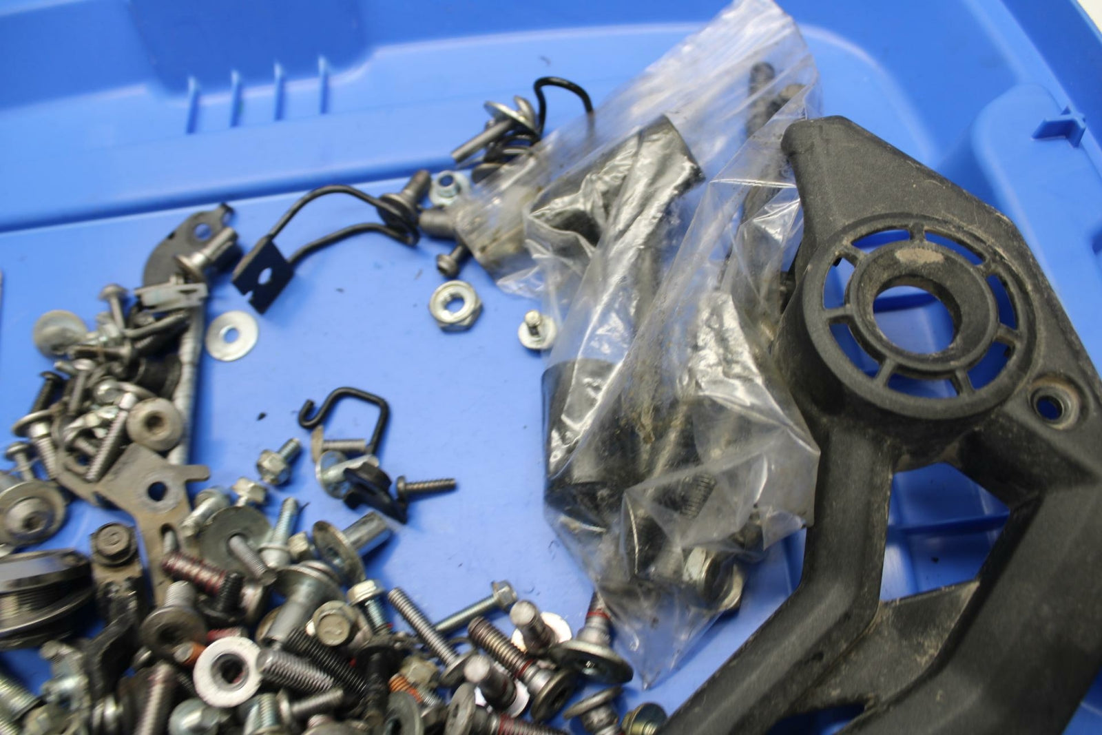 17-20 KAWASAKI NINJA 650 EX650  ENGINE MOUNTING BOLTS HARDWARE LEFTOVER BB277