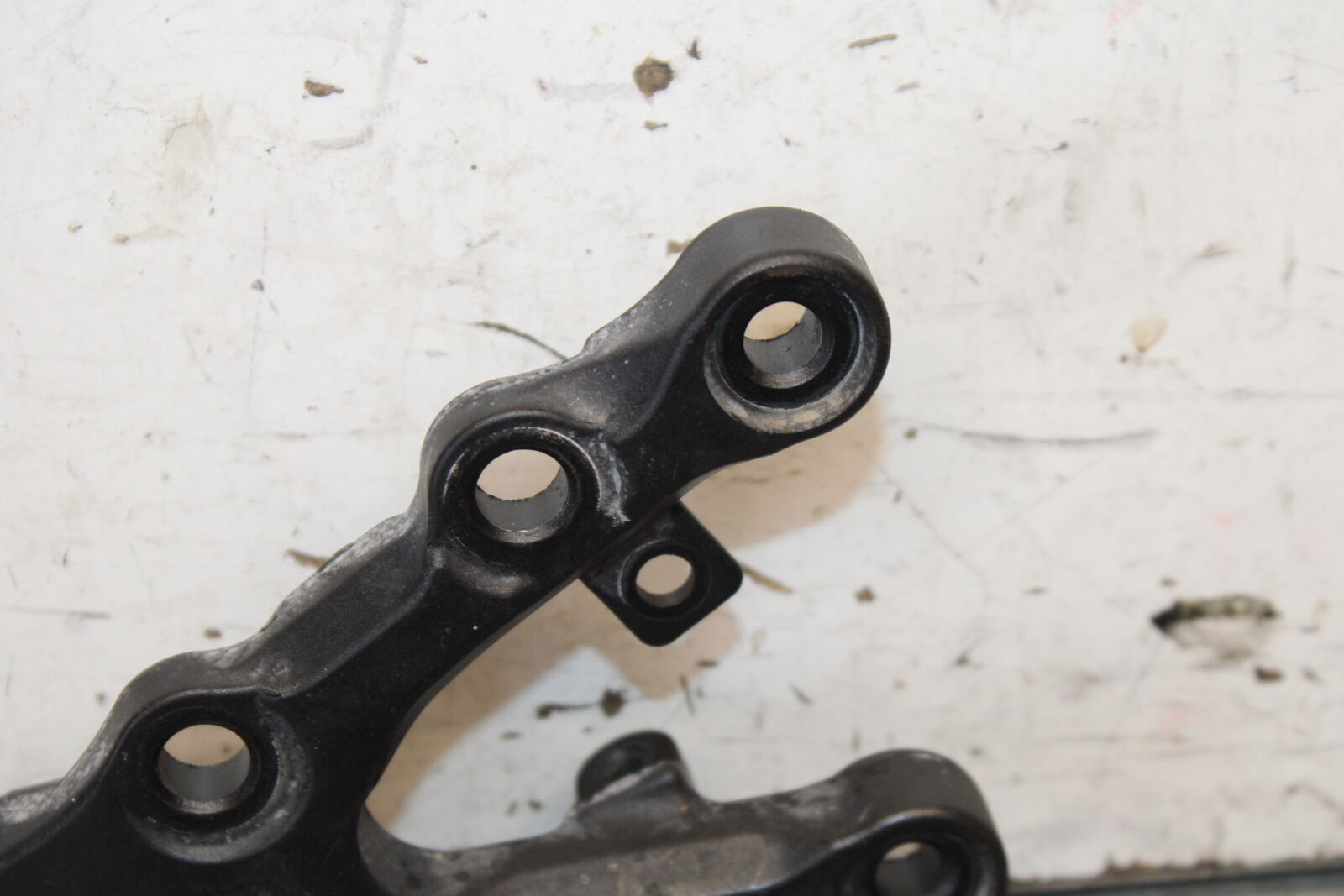 08-16 YAMAHA YZF R6 RIGHT REARSET REAR SET DRIVER FOOT PEG REST STOP BB665