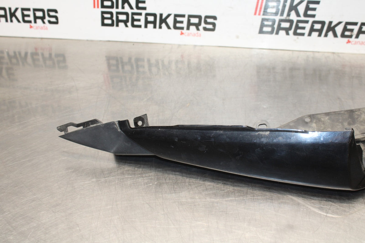 23 YAMAHA YZF R3 RIGHT REAR BACK TAIL FAIRING COWL SHROUD BB806