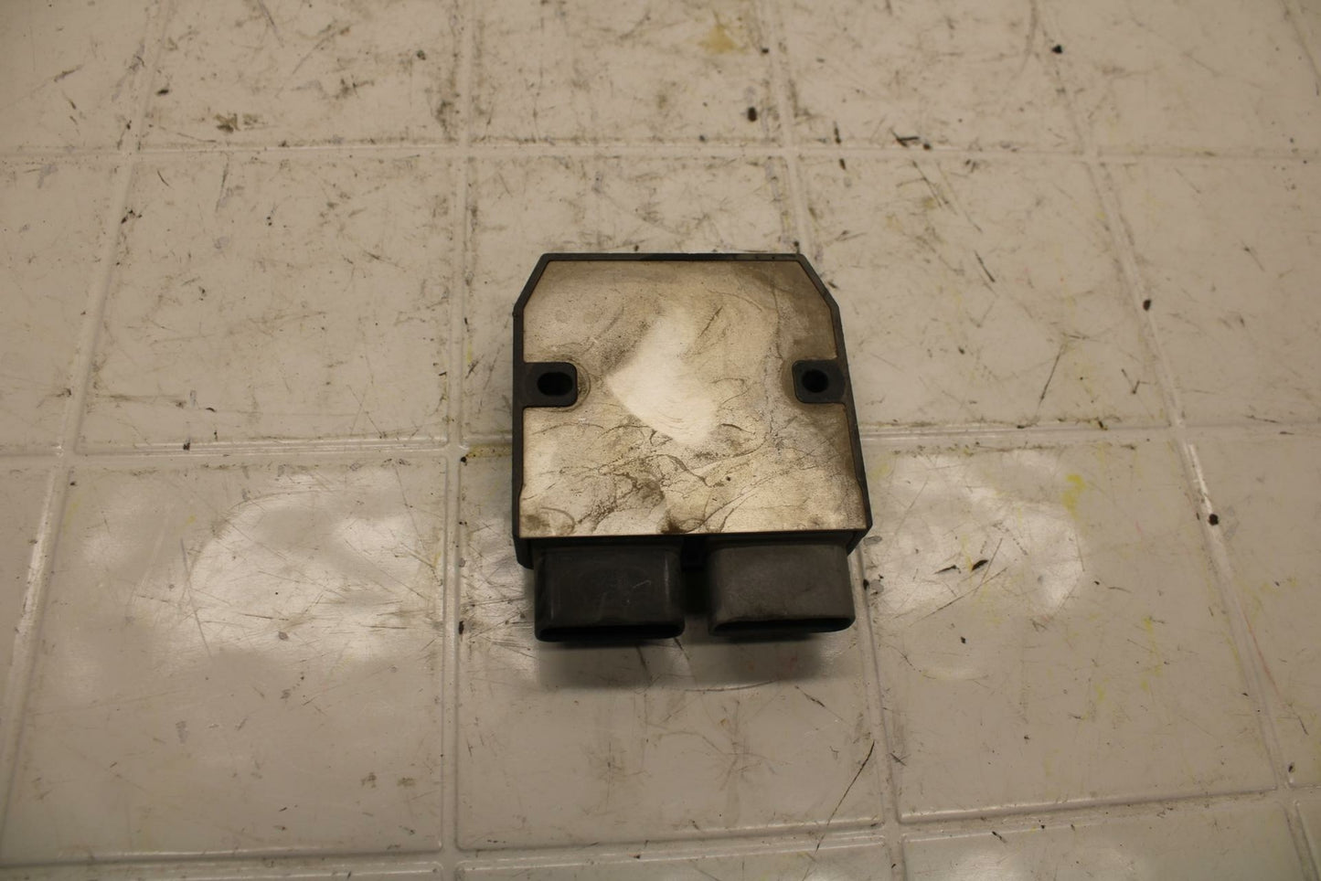 04-05 KAWASAKI NINJA ZX10R RECTIFIER VOLTAGE REGULATOR 21066-0771 BB398