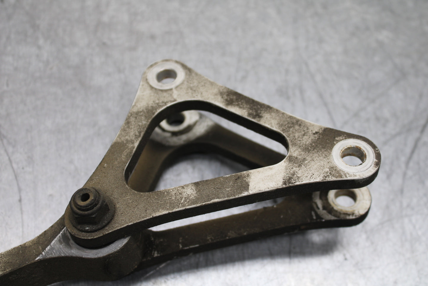 03-05 YAMAHA YZF R6  REAR DOGBONE SHOCK LINKAGE LINK BB751