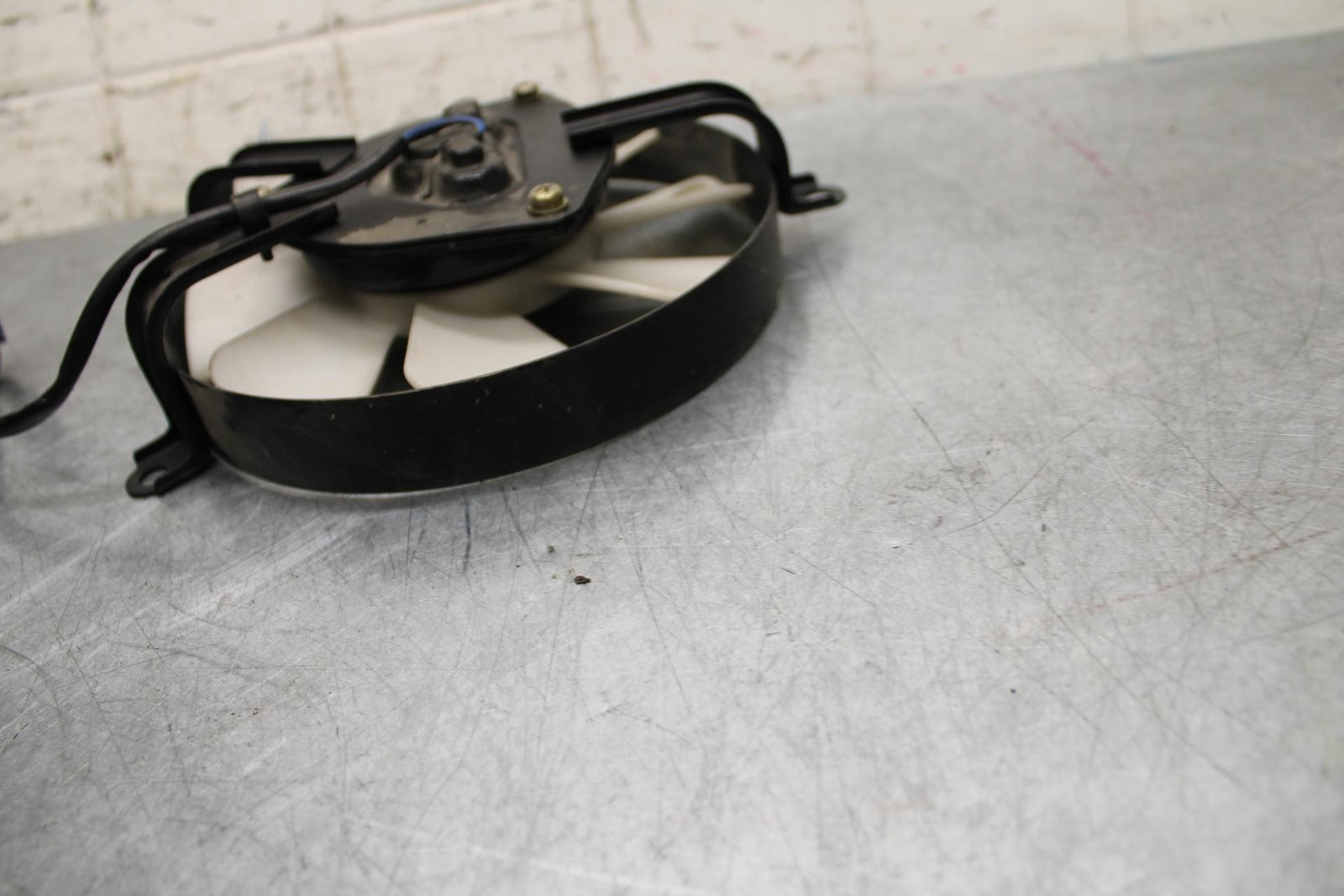 2001 Kawasaki Ninja ZX6 ZX600E ENGINE RADIATOR COOLING FAN BB547