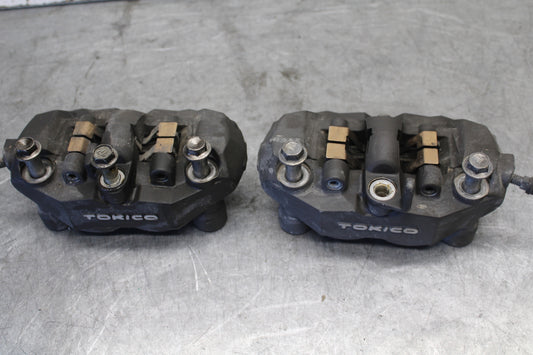 06-07 SUZUKI GSXR 600 RIGHT LEFT FRONT BRAKE CALIPER SET PAIR CALIPERS BB694