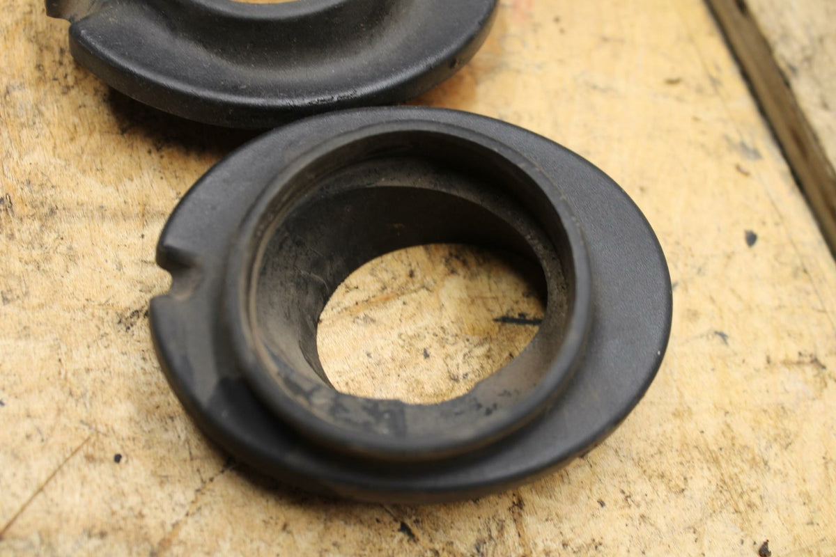 91-93 YAMAHA FZR1000 RIGHT LEFT FRONT DUCT COVERS GROMMETS RUBBERS BB339