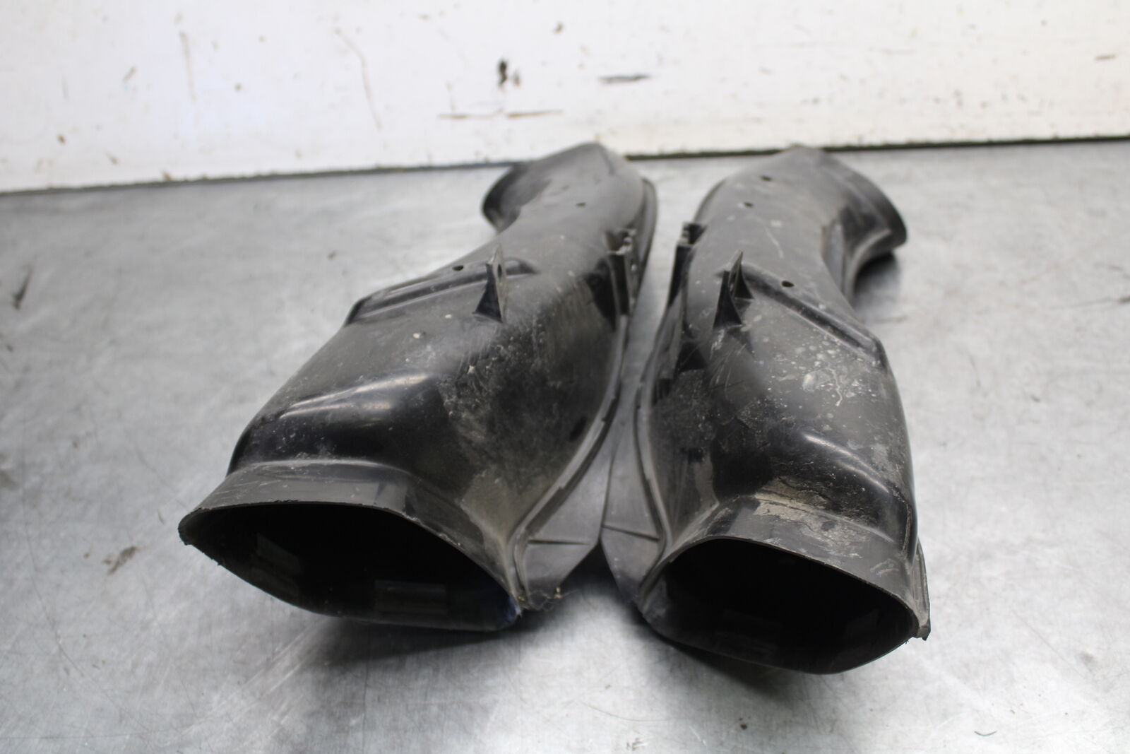 04-05 SUZUKI GSXR600 RIGHT LEFT AIR INTAKE DUCTS 94402-29G00 94403-29G00 BB658