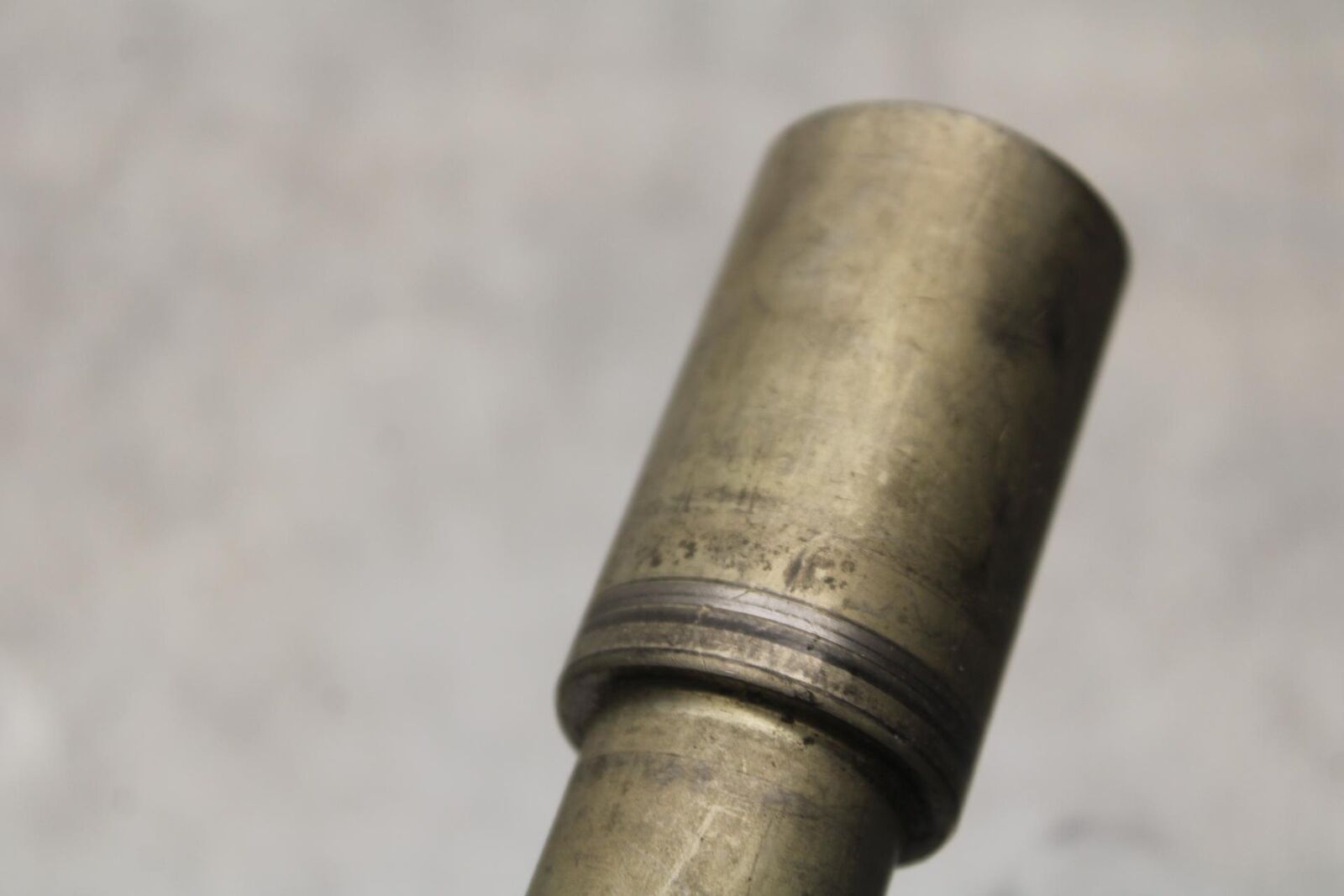 11-23 SUZUKI GSXR 600 FRONT WHEEL RIM AXLE PIVOT BOLT BB582