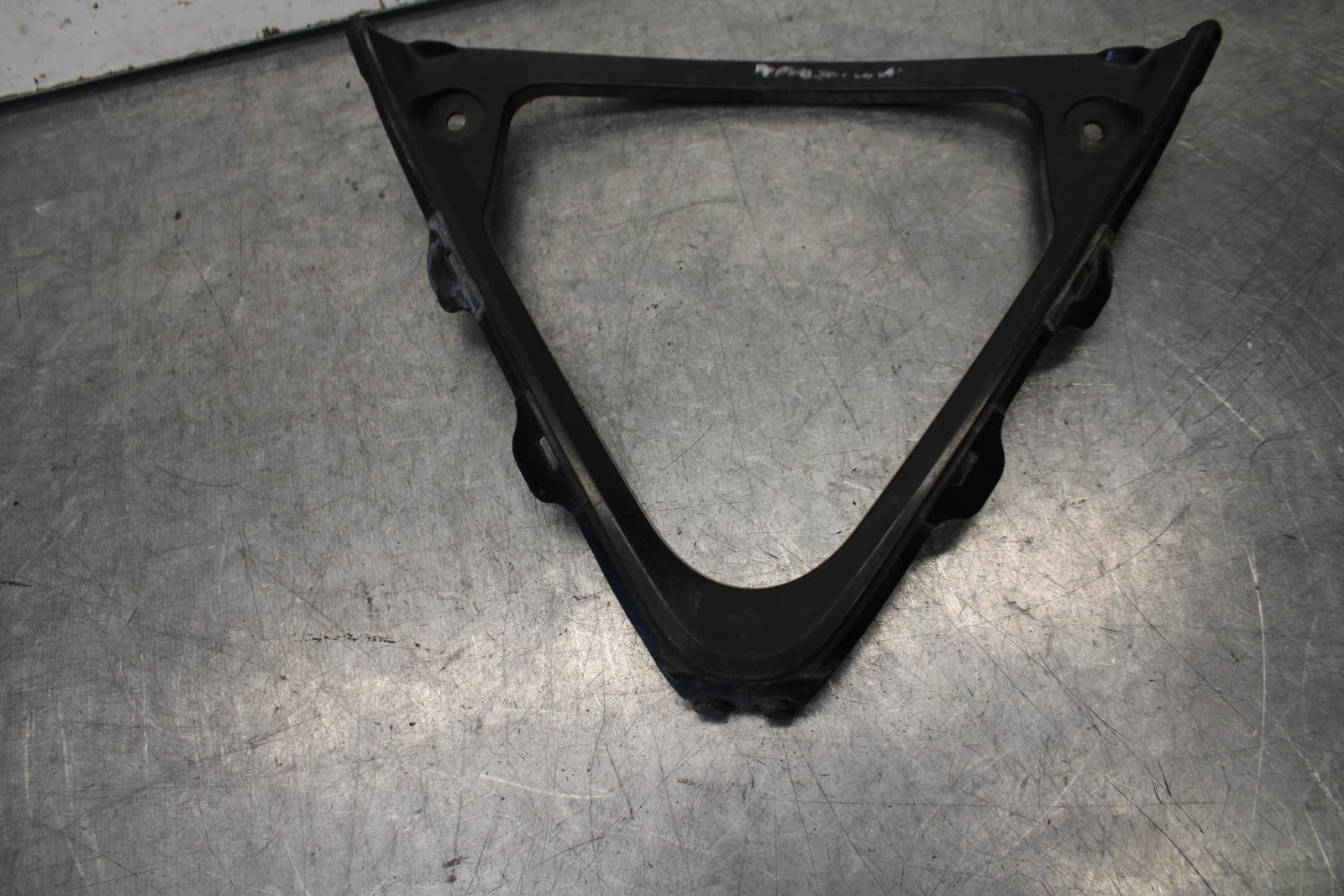 08-10 SUZUKI GSXR 600  FRONT LOWER INNER EXHAUST V FAIRING COWL GUARD BB101