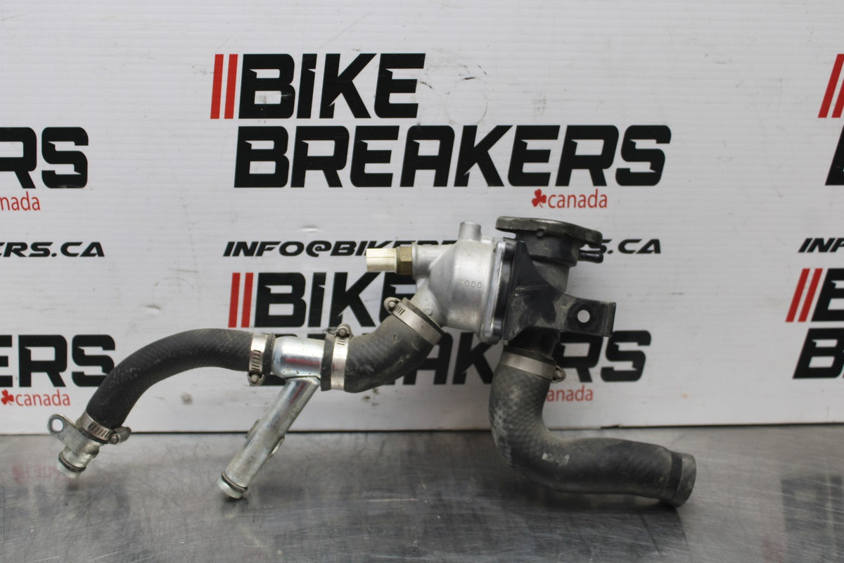 06 KAWASAKI VULCAN 900 THERMOSTAT W HOUSING ASSEMBLY BB799