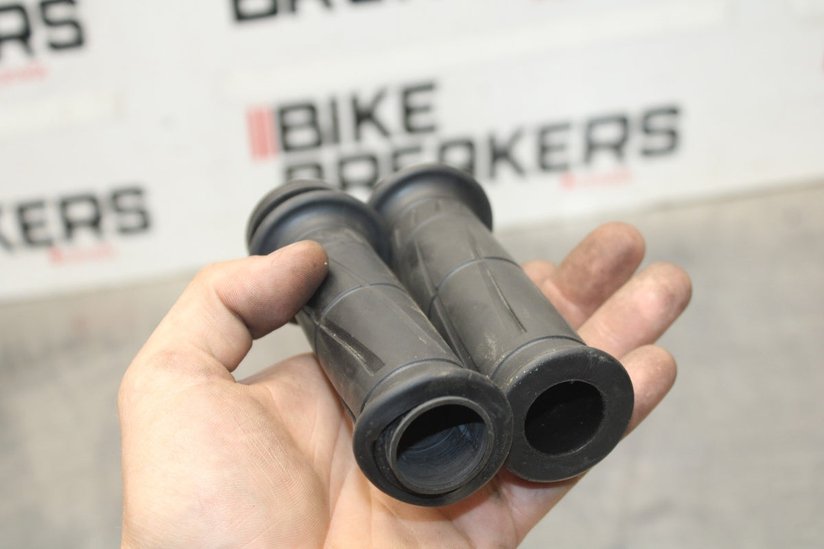 08 KAWASAKI NINJA ZX10R RIGHT THROTTLE GRIP BB902