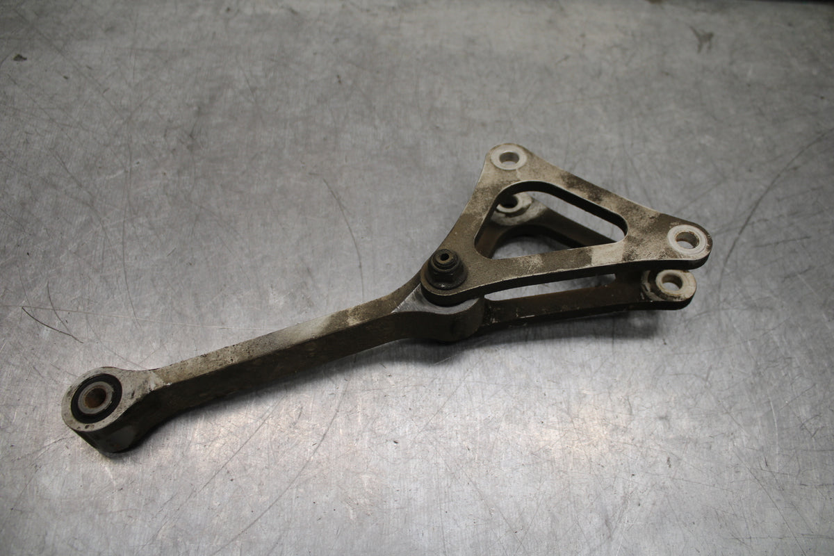 03-05 YAMAHA YZF R6  REAR DOGBONE SHOCK LINKAGE LINK BB751