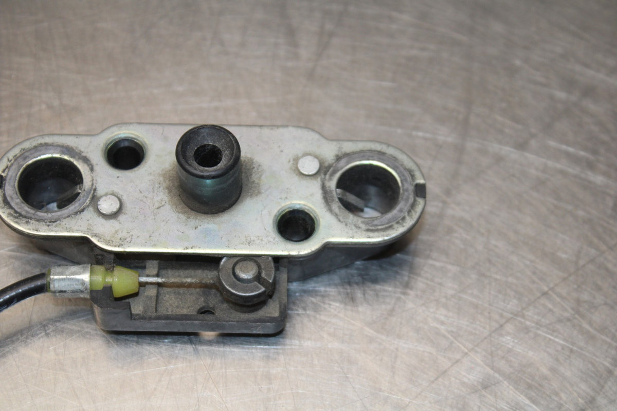 07-08 KAWASAKI NINJA ZX6R REAR PASSENGER SEAT LATCH  ASSEMBLY BB855