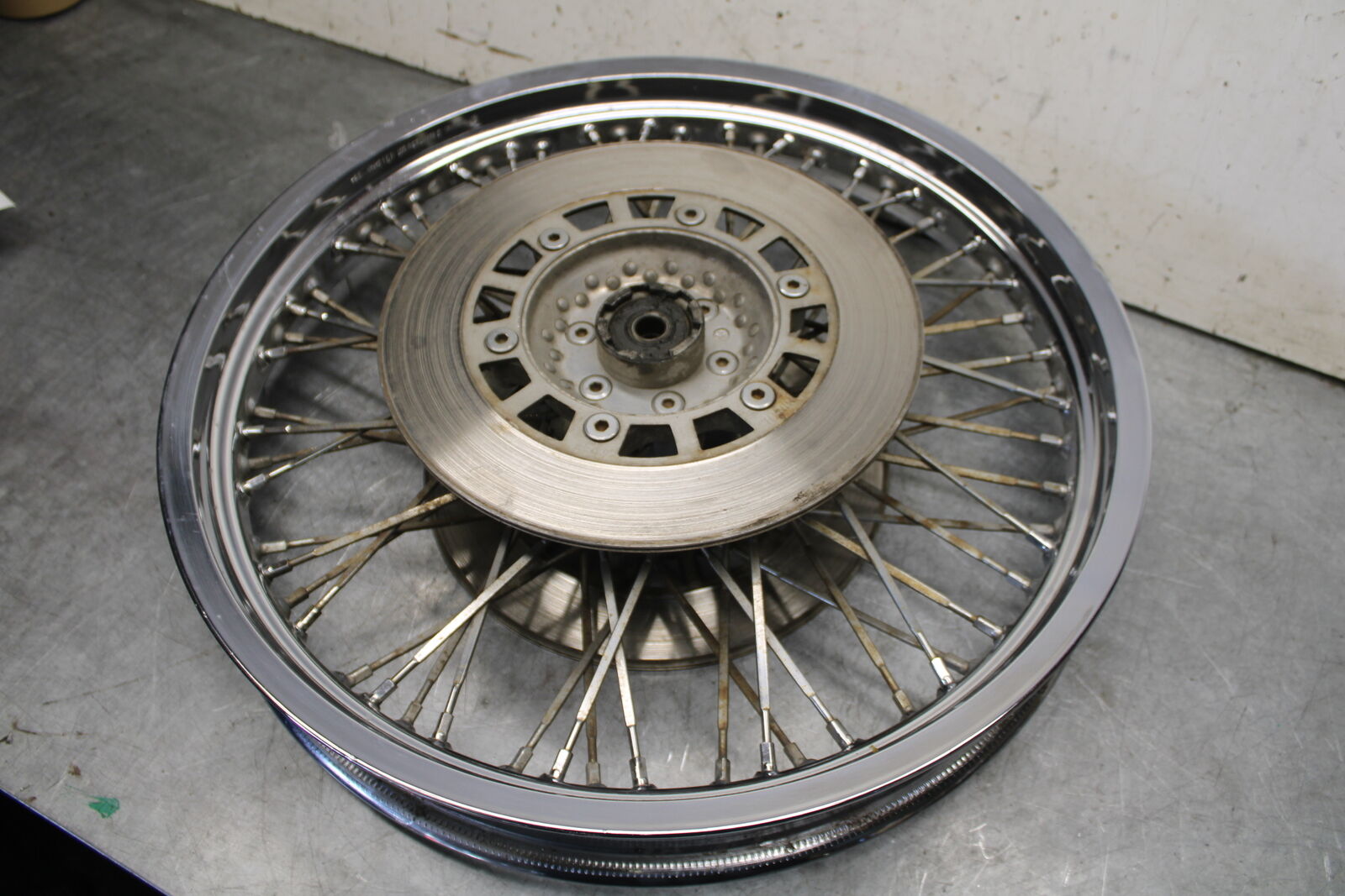 85-86 SUZUKI MADURA 1200 FRONT WEHHEL FRONT RIM  BB691