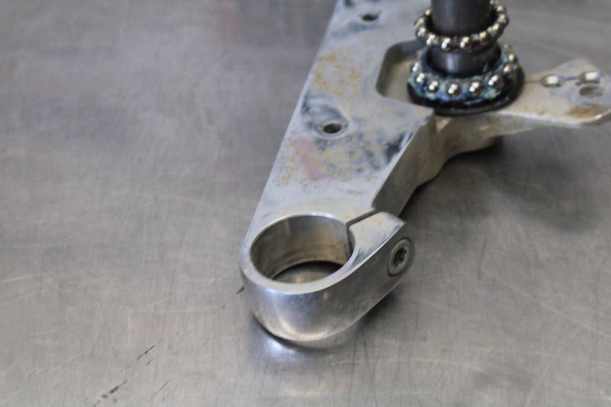 03-08 HONDA VTX1300C FRONT FORKS CLAMP LOWER TRIPLE TREE STEM BB868