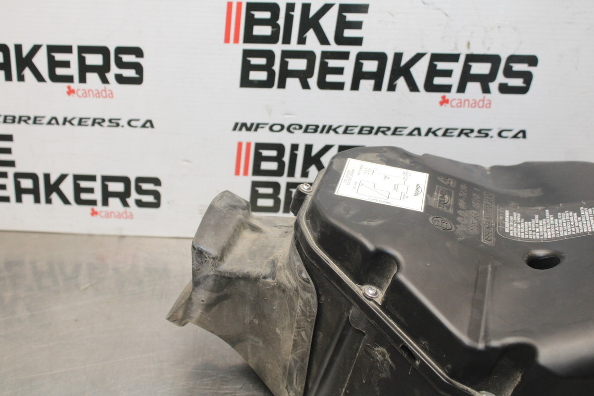 20 TRIUMPH STREET TRIPLE 765 AIRBOX AIR INTAKE FILTER BOX BB864
