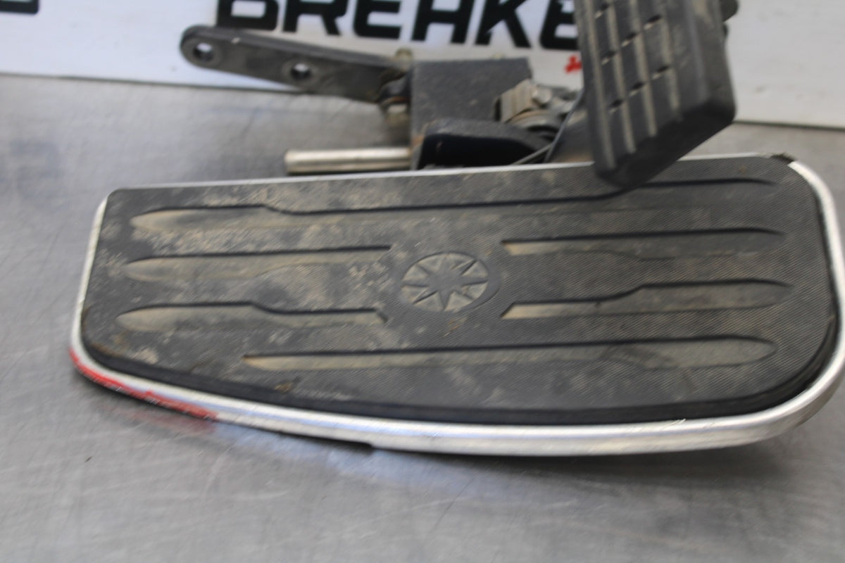 08 YAMAHA V STAR 1100 XVS1100AW CLASSIC RIGHT FRONT FOOT REST PEG STEP BB916