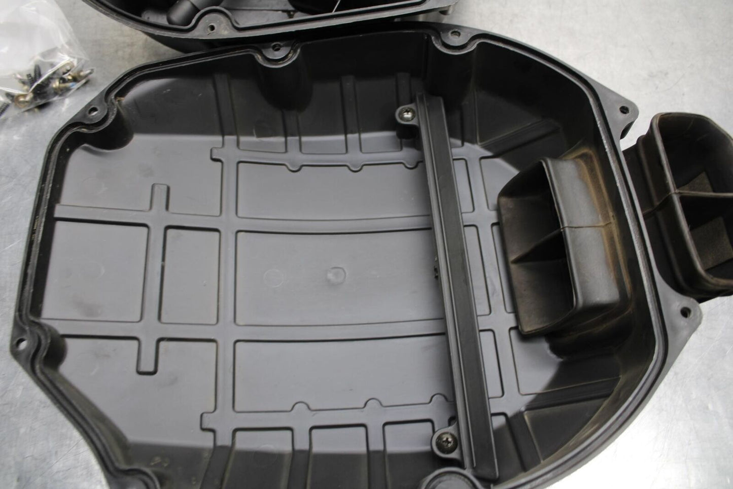 2000 Honda Super Hawk 1000 VTR1000F AIRBOX AIR INTAKE FILTER BOX BB577