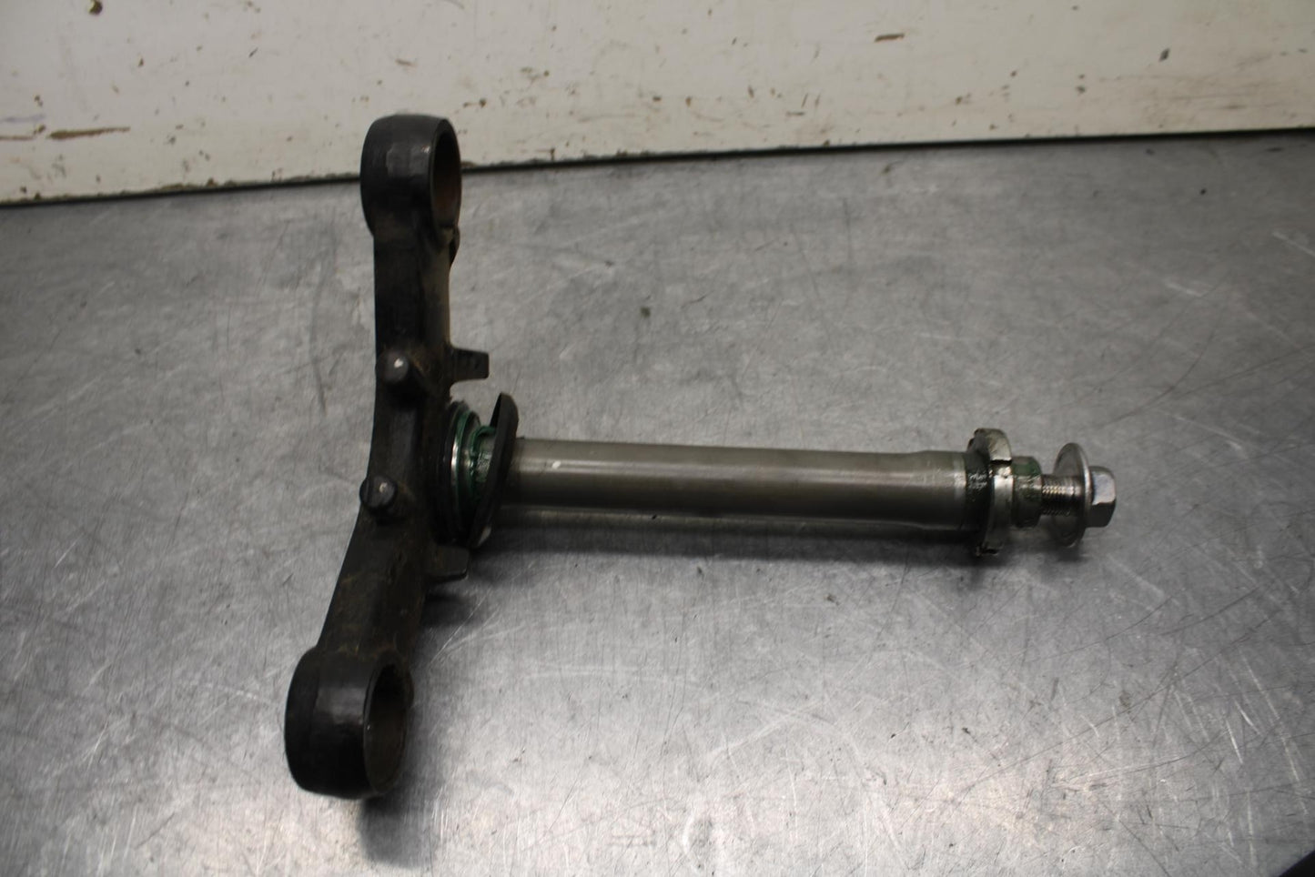 15-16 KAWASAKI EX300 FRONT FORKS CLAMP LOWER TRIPLE TREE STEM BB635