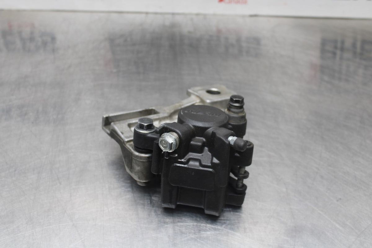 15 SUZUKI GW250F REAR BACK BRAKE CALIPER W MOUNT BRACKET BB789