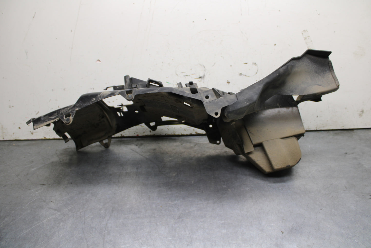 16-17 KAWASAKI VULCAN S 650 EN650 ABS BATTERY TRAY BOX HOLDER BB731