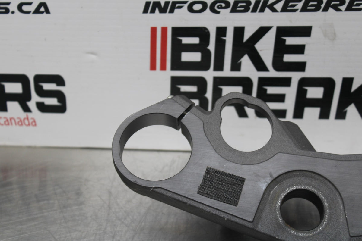 08-10 SUZUKI GSXR 600 FORKS UPPER TRIPLE TREE CLAMP BB202