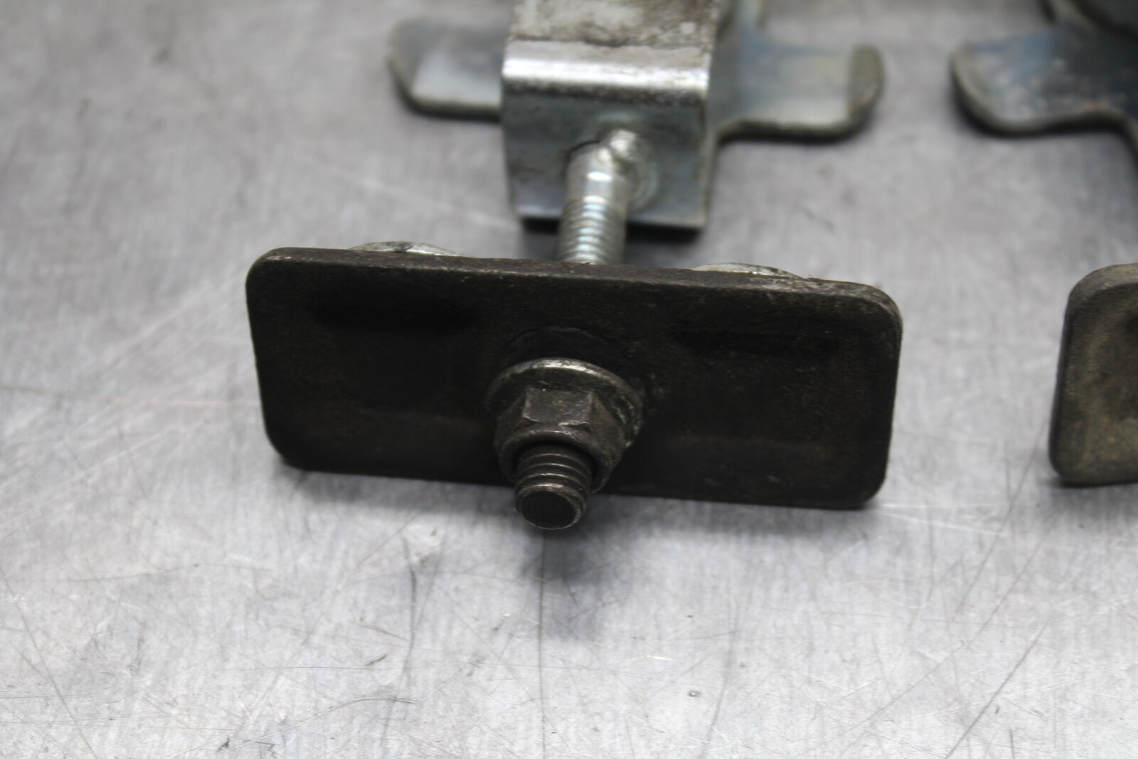 04-05 SUZUKI KATANA 750 GSX750F CHAIN TENSIONER ADJUSTMENT BRACKETS  BB110 