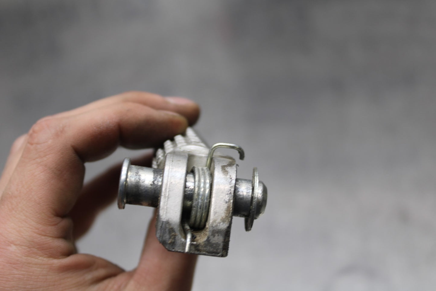 13-17 KAWASAKI NINJA 300 EX300 ABS RIGHT FRONT FOOT REST PEG STEP BB187