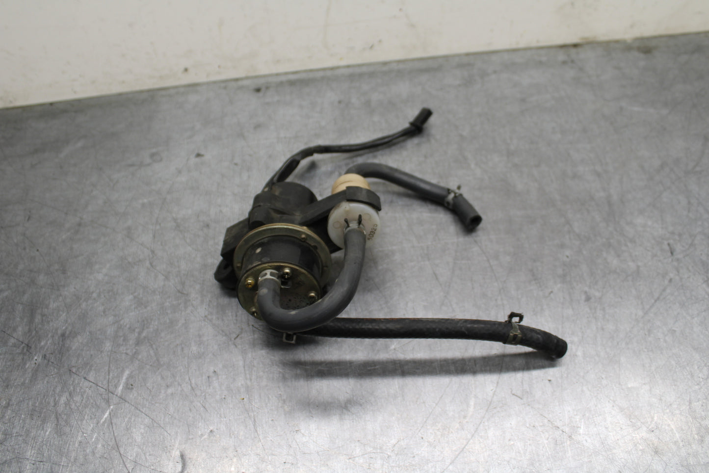 00-01 YAMAHA YZF R1 FUEL PUMP GAS PETROL SENDER UNIT BB755