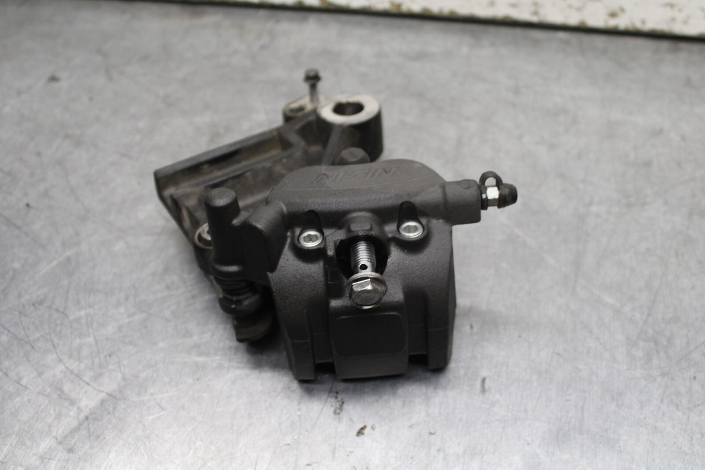 19-22 KAWASAKI Z400 REAR BACK BRAKE CALIPER W MOUNT BRACKET BB738