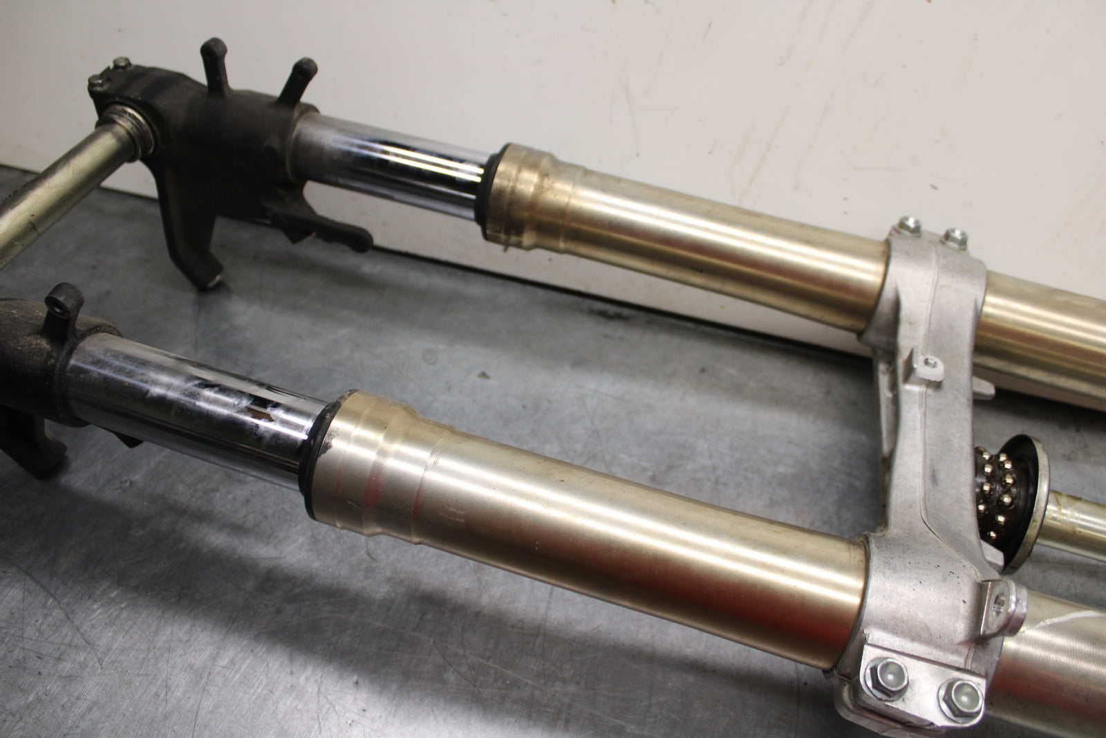 08-10 SUZUKI GSXR 600 COMPLETE FRONT END FORKS SUSPENSION TRIPLE TREE  BB753