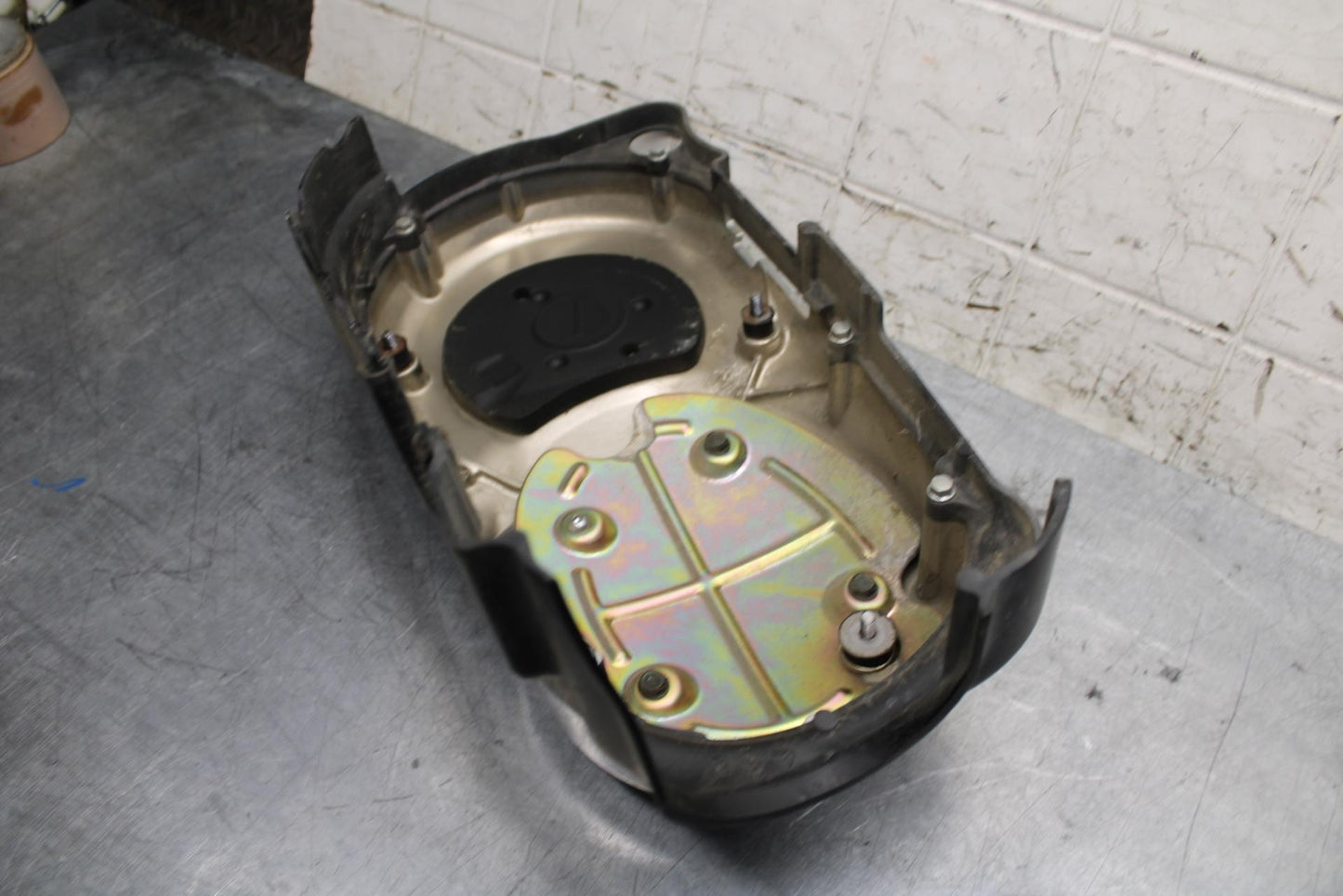 2005 Kawasaki Vulcan 1600 VN1600D Nomad ENGINE SPROCKET COVER BB556