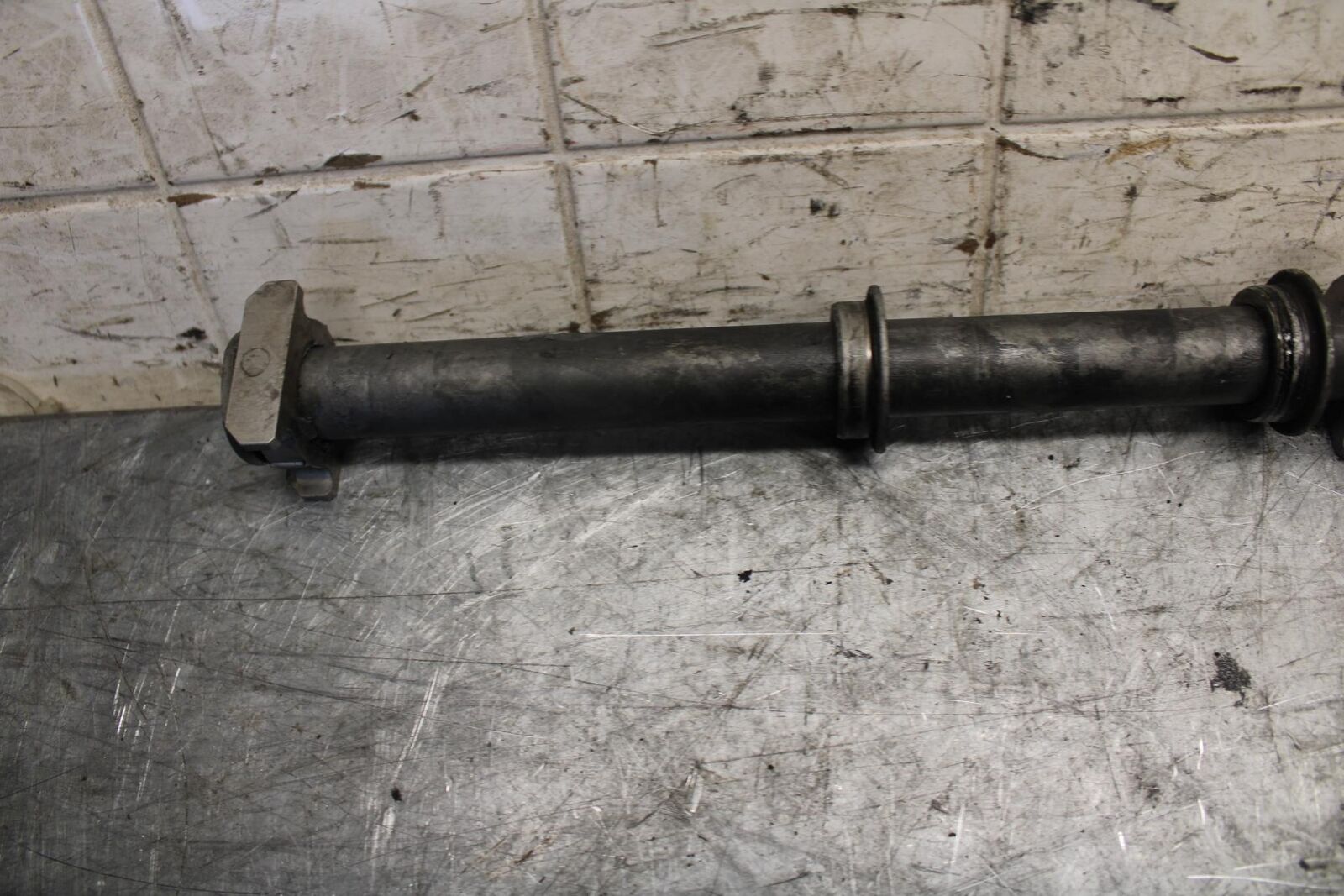 2007 Honda CBR600RR REAR AXLE BACK WHEEL RIM PIVOT BOLT AXEL 42301-MEE-D00 BB542